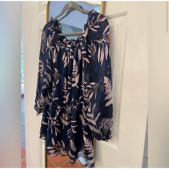DVF Top - Picture 1 of 2